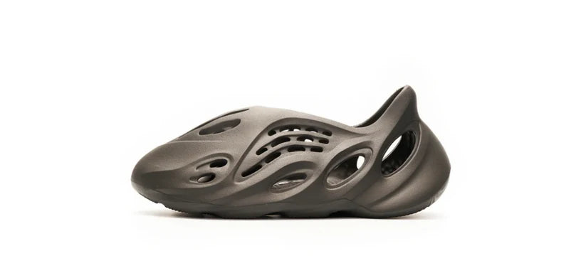 ADIDAS YEEZY FOAM RNR CARBON “Onyx”